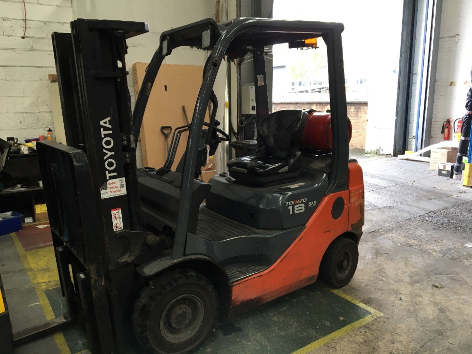 Toyota Tonero 18 02-8FGF18 1500kg capacity Gas operated forklift truck