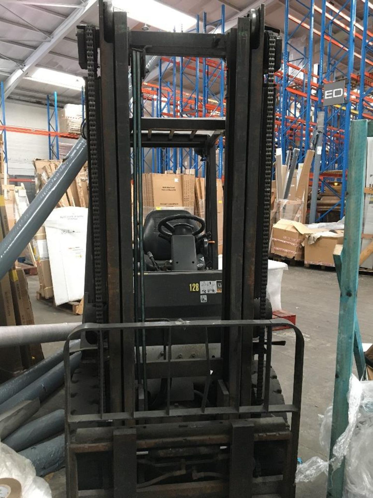 Nissan 25 UD02A25PO 2500kg capacity gas powered forklift truck - Image 2 of 6