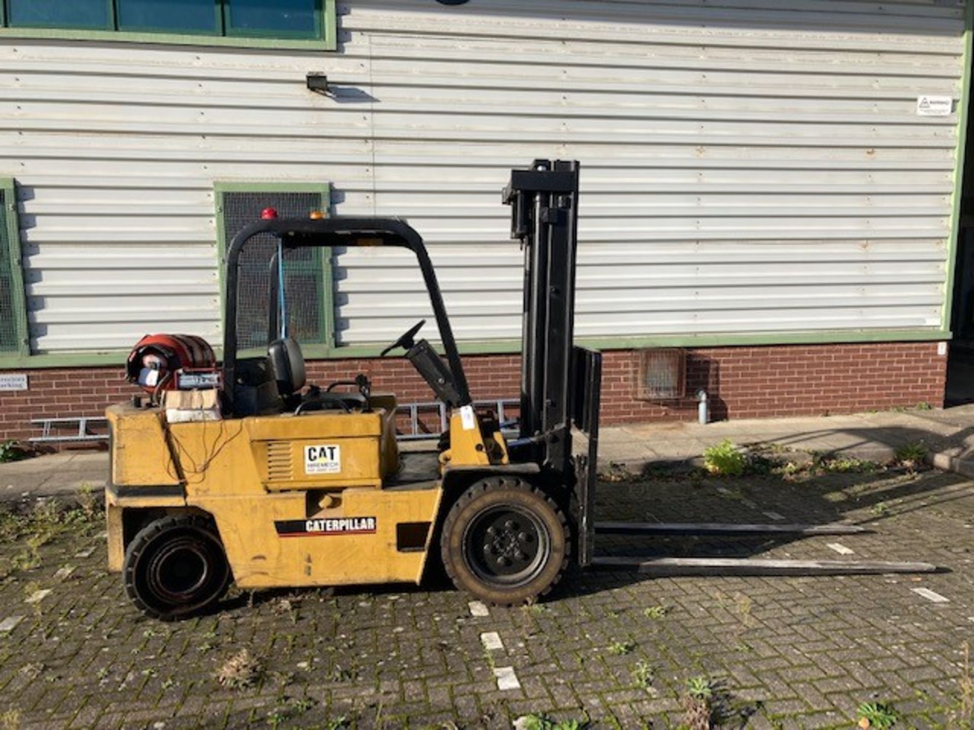 Caterpillar VC6 0D SA 3000kg gas operated forklift truck