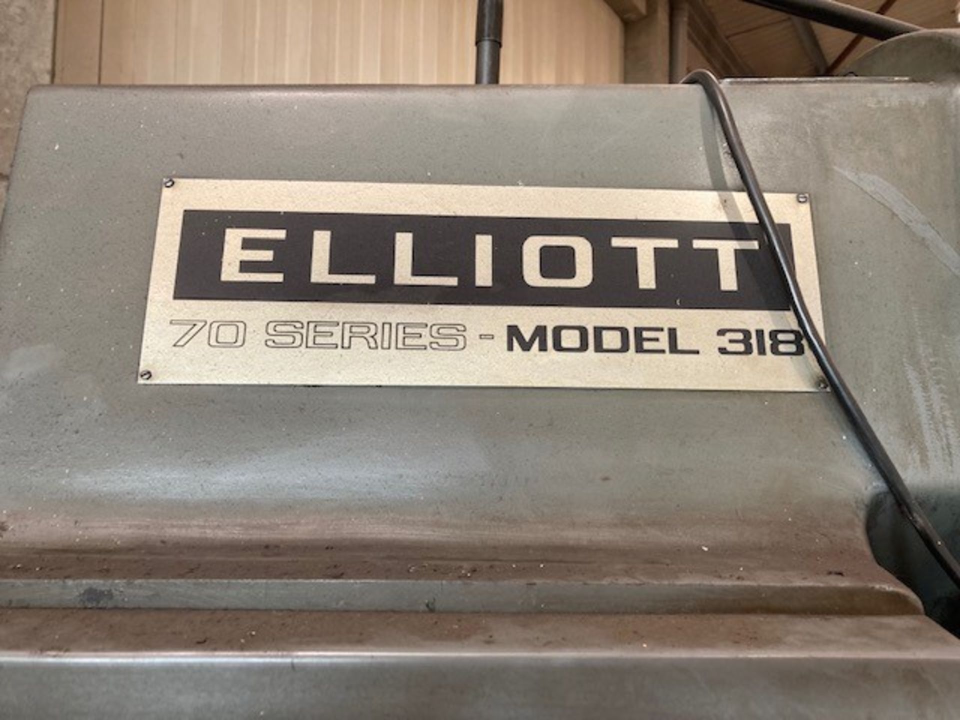 Elliot 70 Series Model 318 Heavy Duty Vertical Milling Machine - Image 6 of 7