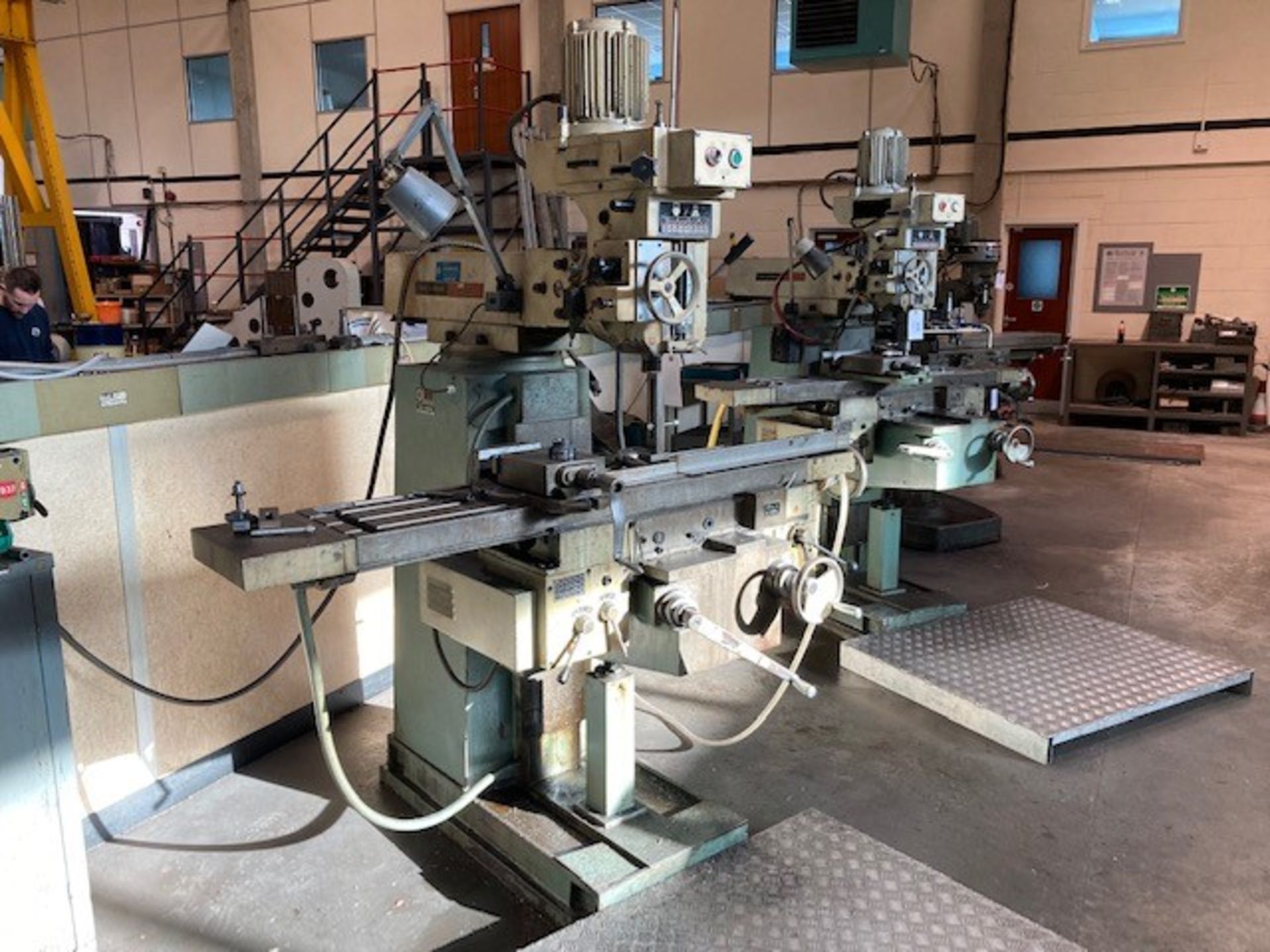 Tos Kurim Finesa FNK 25 Universal Vertical Milling Machine