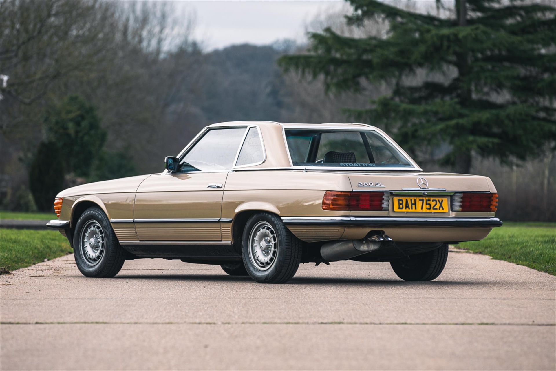 1981 Mercedes-Benz 280SL Manual - Image 4 of 10