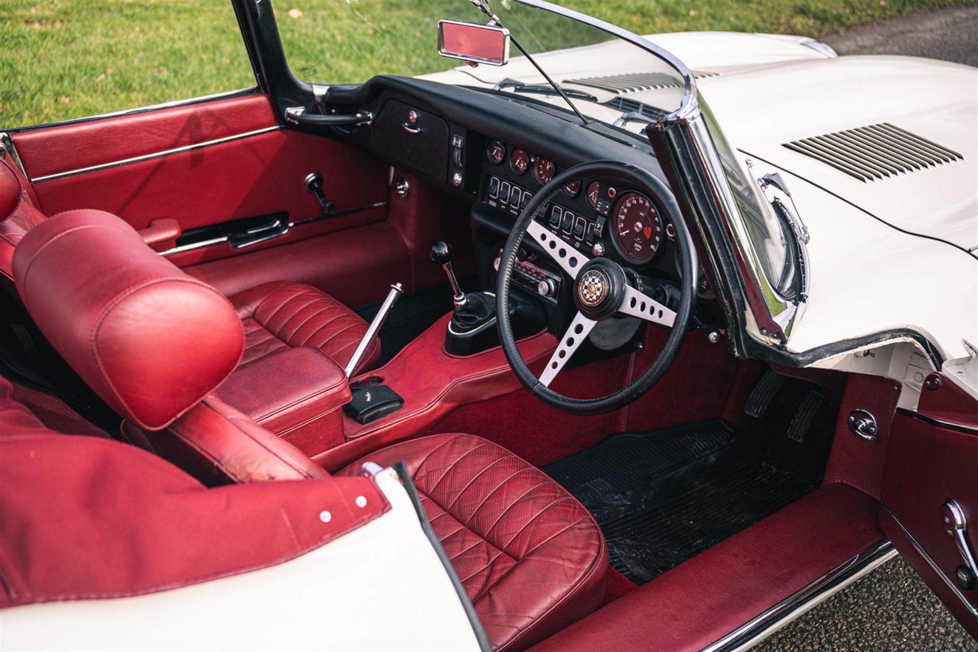 1970 Jaguar E-Type Series 2 Roadster - Image 4 of 10