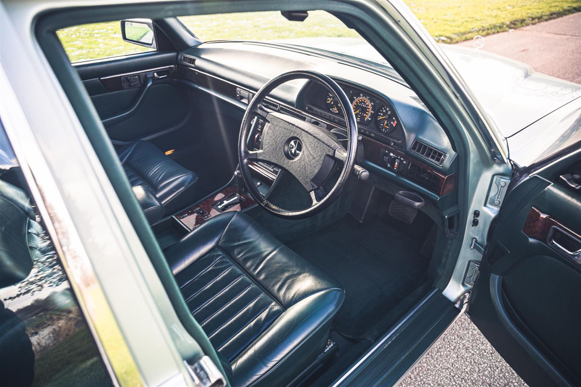 1987 Mercedes-Benz 560 SEL (W126) - Image 3 of 10