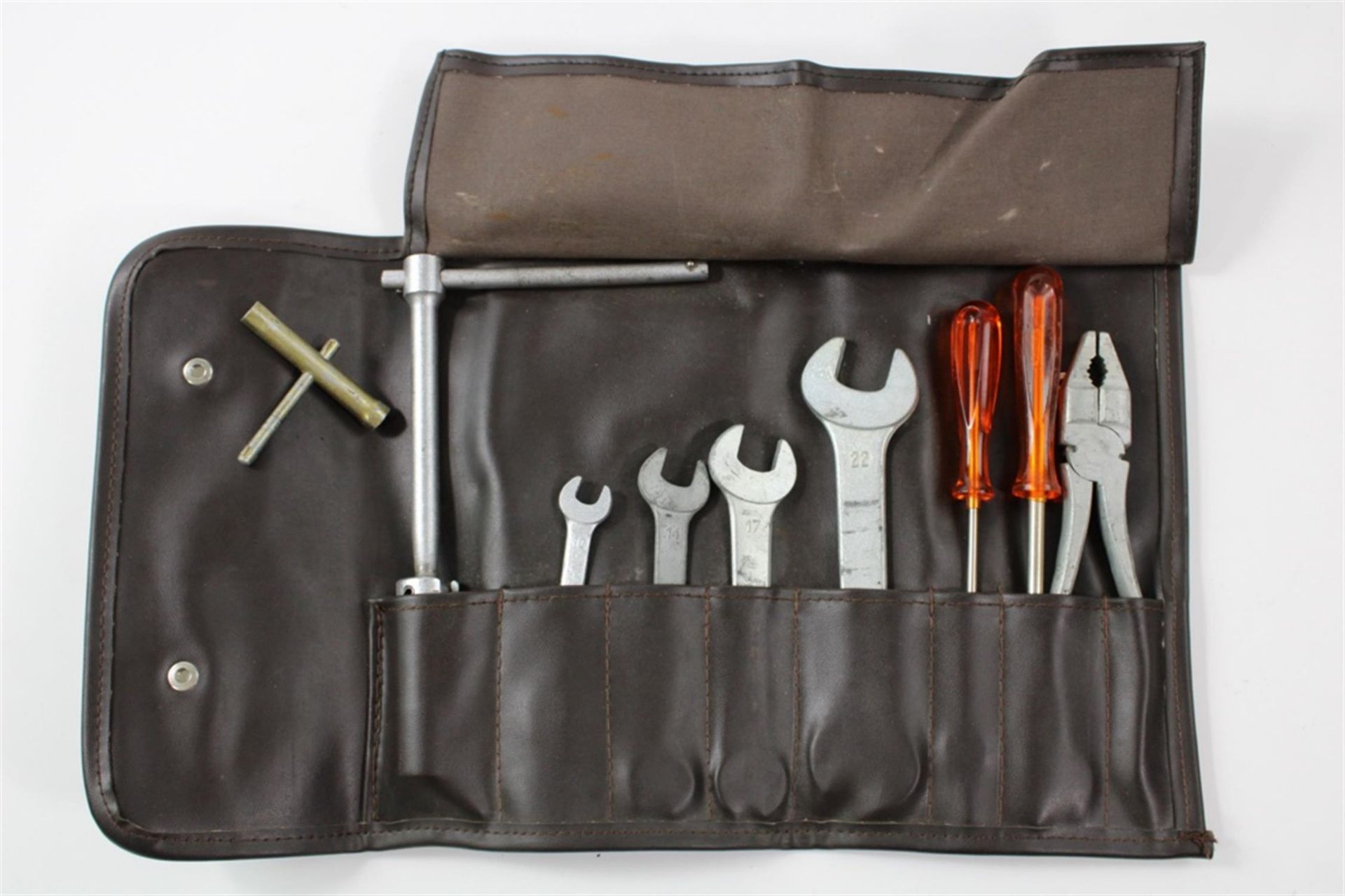 1970 - 1974 Ferrari 246 GT/ GTS Complete Tool Kit Roll - Image 8 of 10