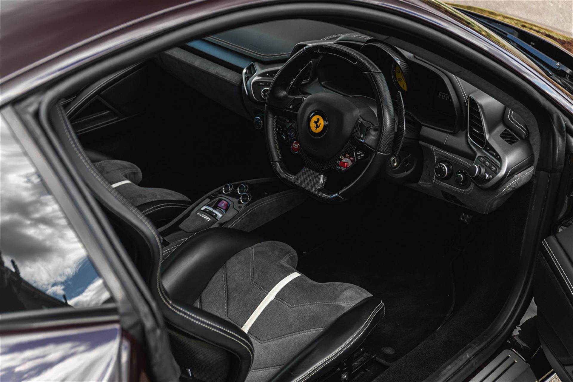 2010 Ferrari 458 Italia DCT - Image 3 of 10