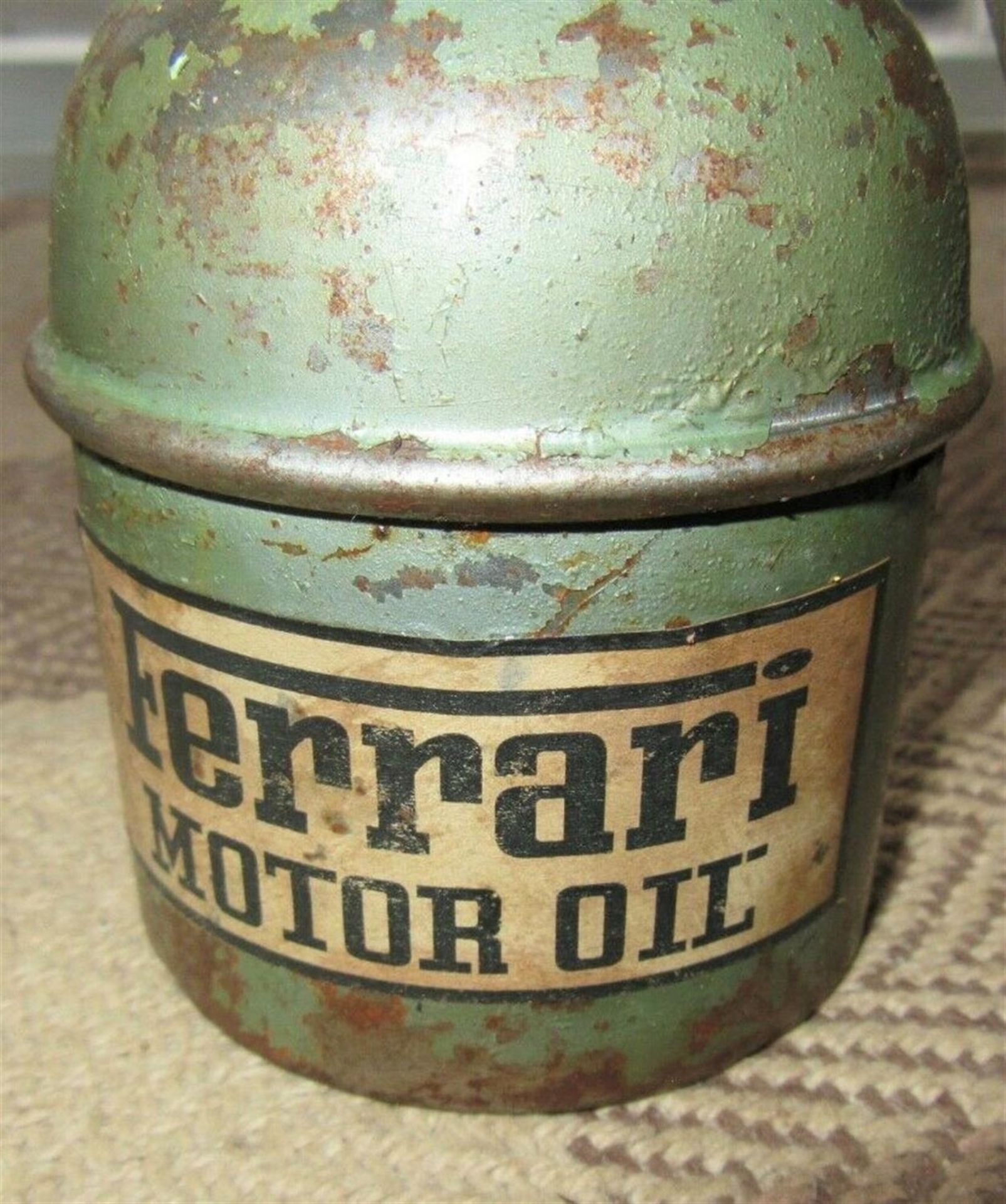 A Very Rare and Highly Sought-After Original Vintage Ferrari Oil Dispenser - Image 5 of 7