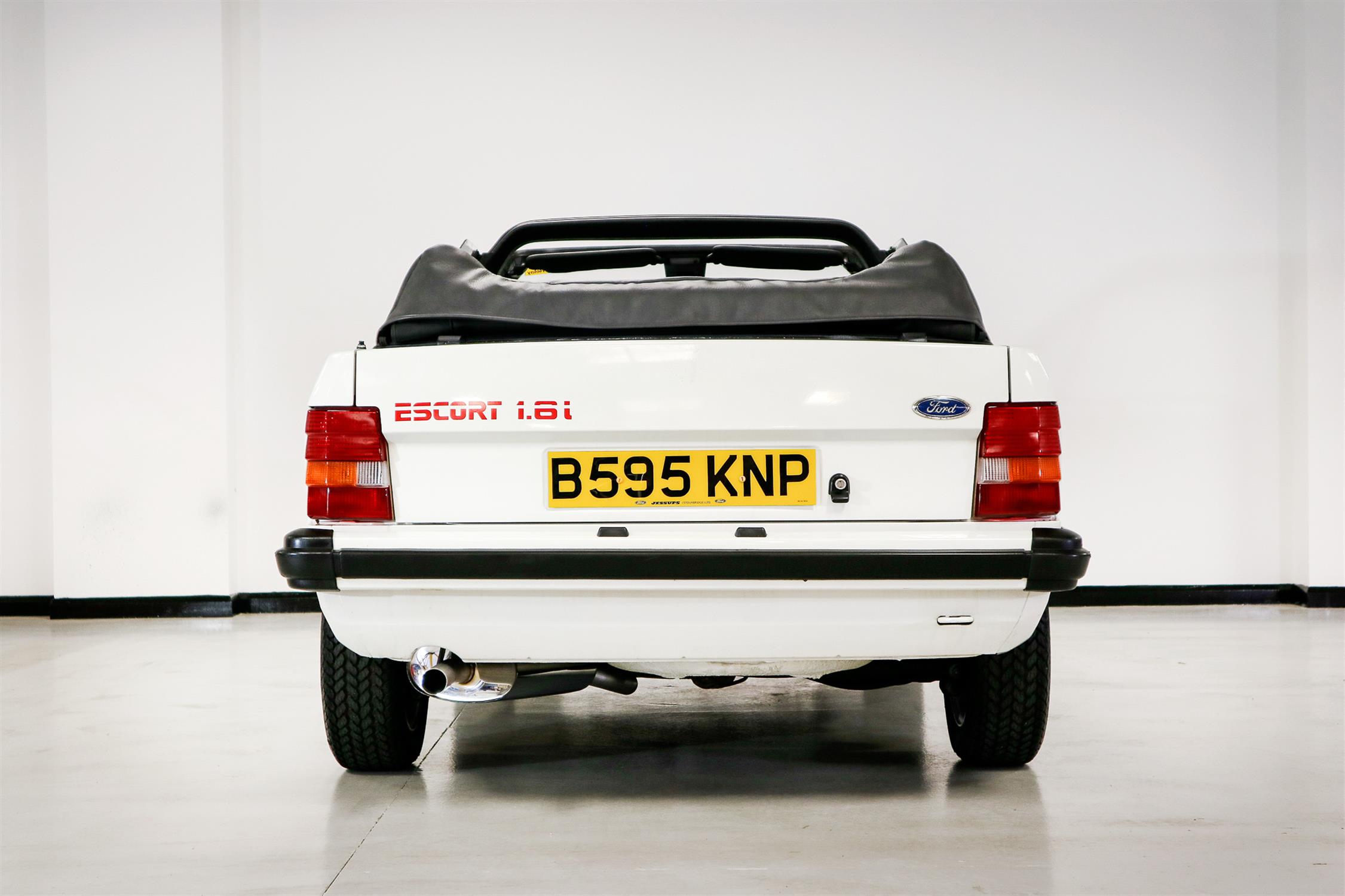 1985 Ford Escort 1.6i Cabriolet - Image 6 of 11