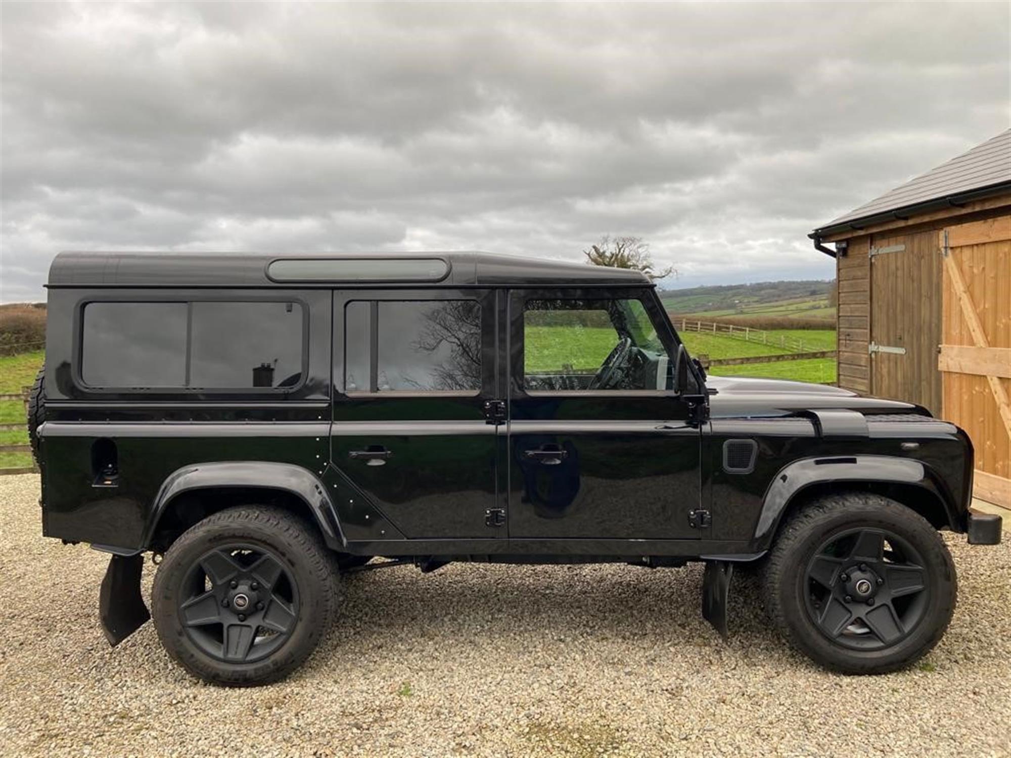 2011 Land Rover Defender 110 'Coyote' 5.0 V8 - Image 6 of 10