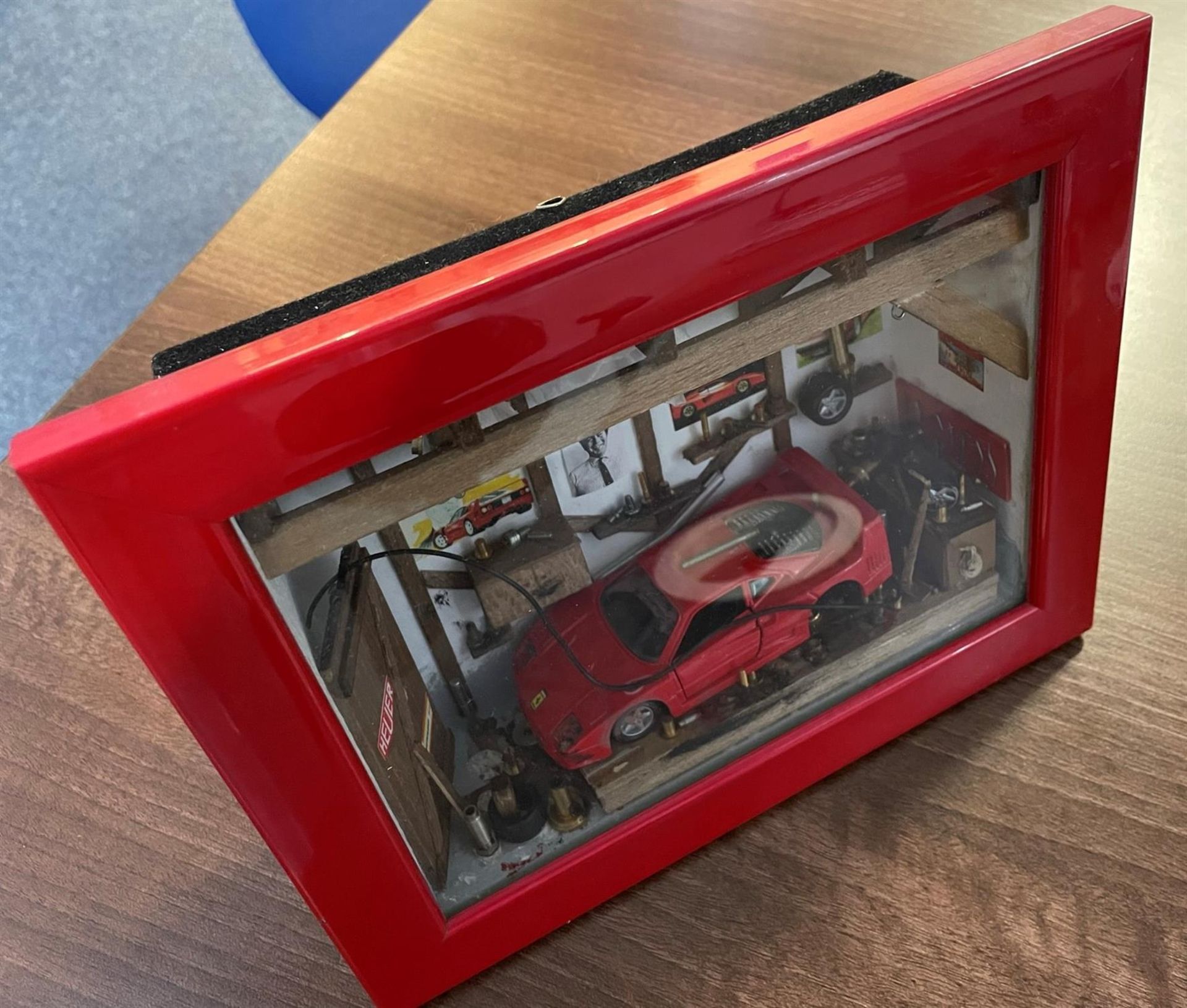 Ferrari F40 Diorama - Image 3 of 6