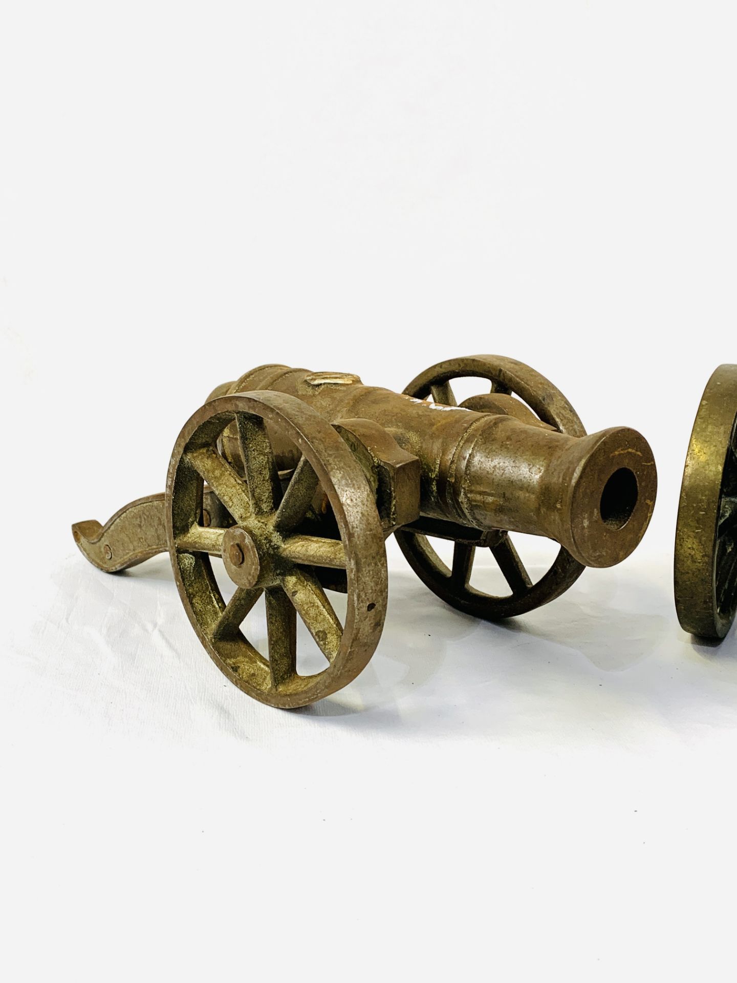 A brass model cannon together with a white metal cannon to match - Image 2 of 4