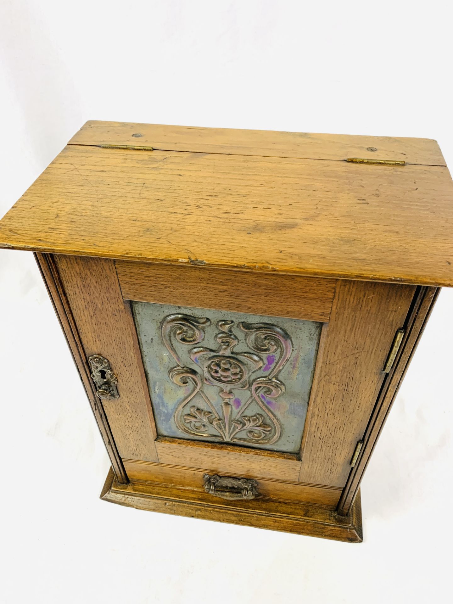 Oak Art Nouveau smoker's cabinet - Image 6 of 6