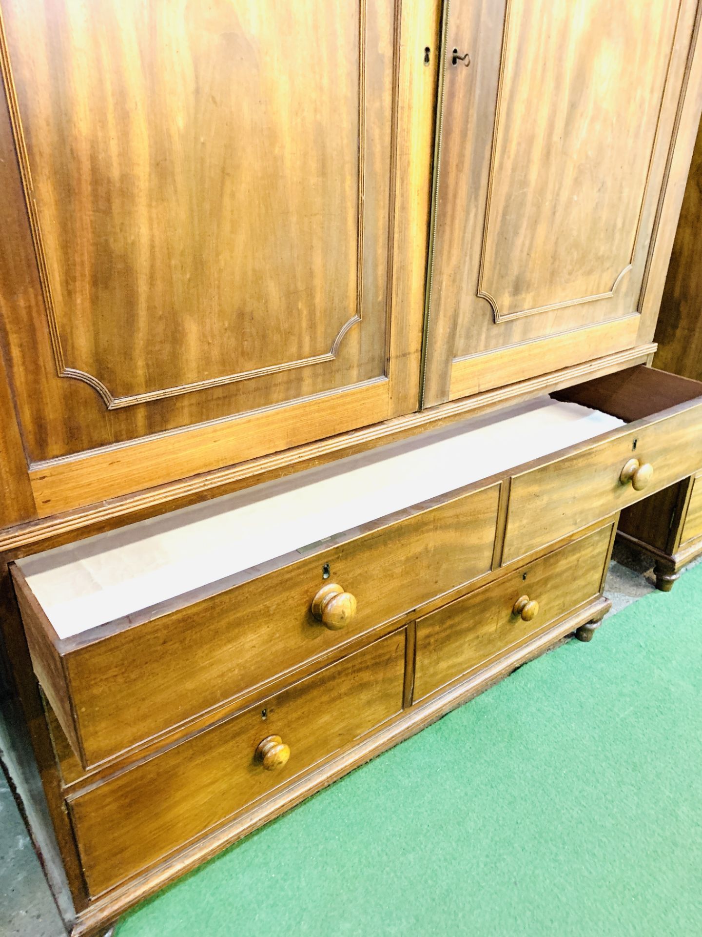 Victorian mahogany linen press over chest of 3 graduated drawers. - Image 3 of 6