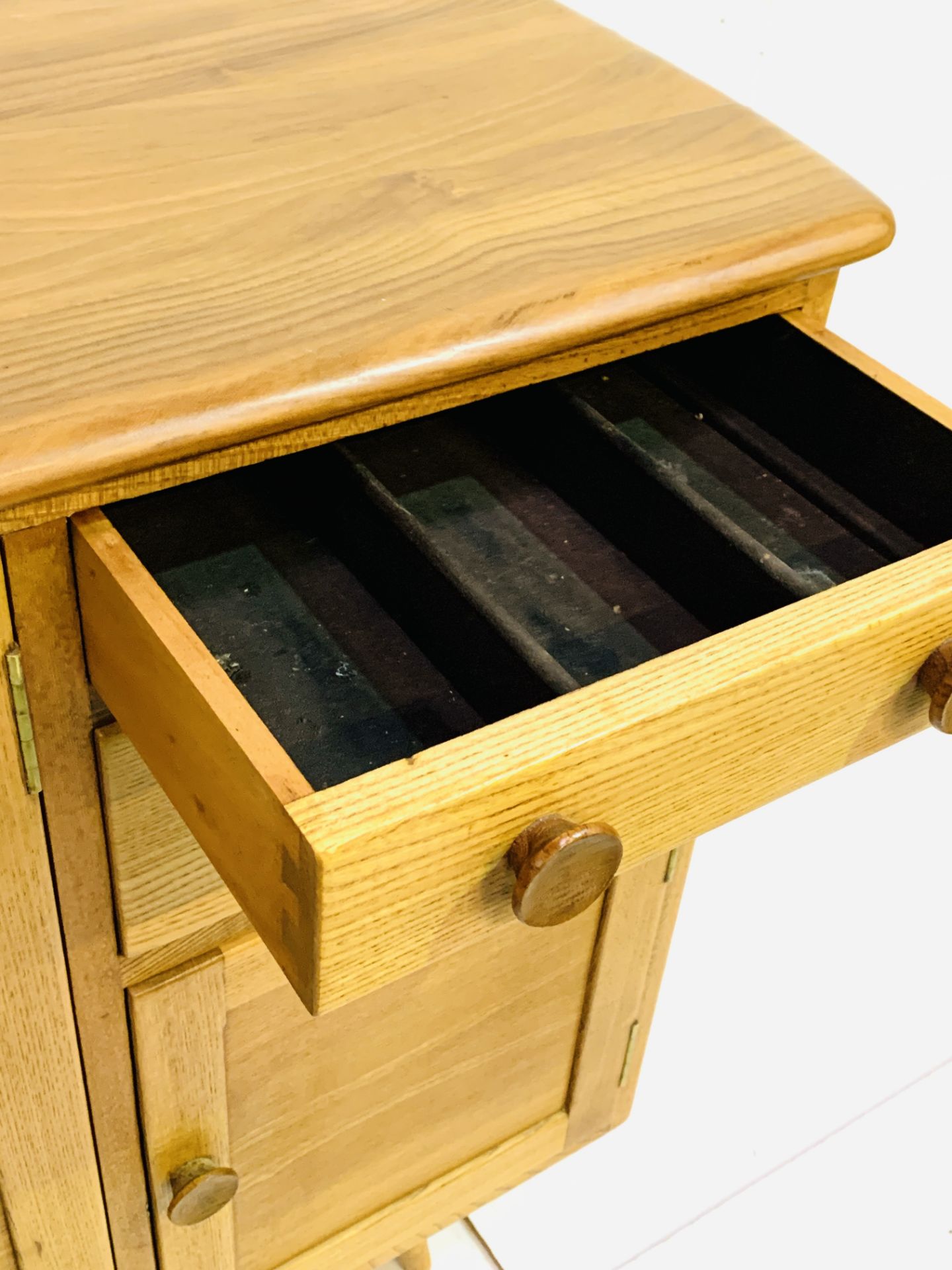 Ercol style sideboard - Image 5 of 6