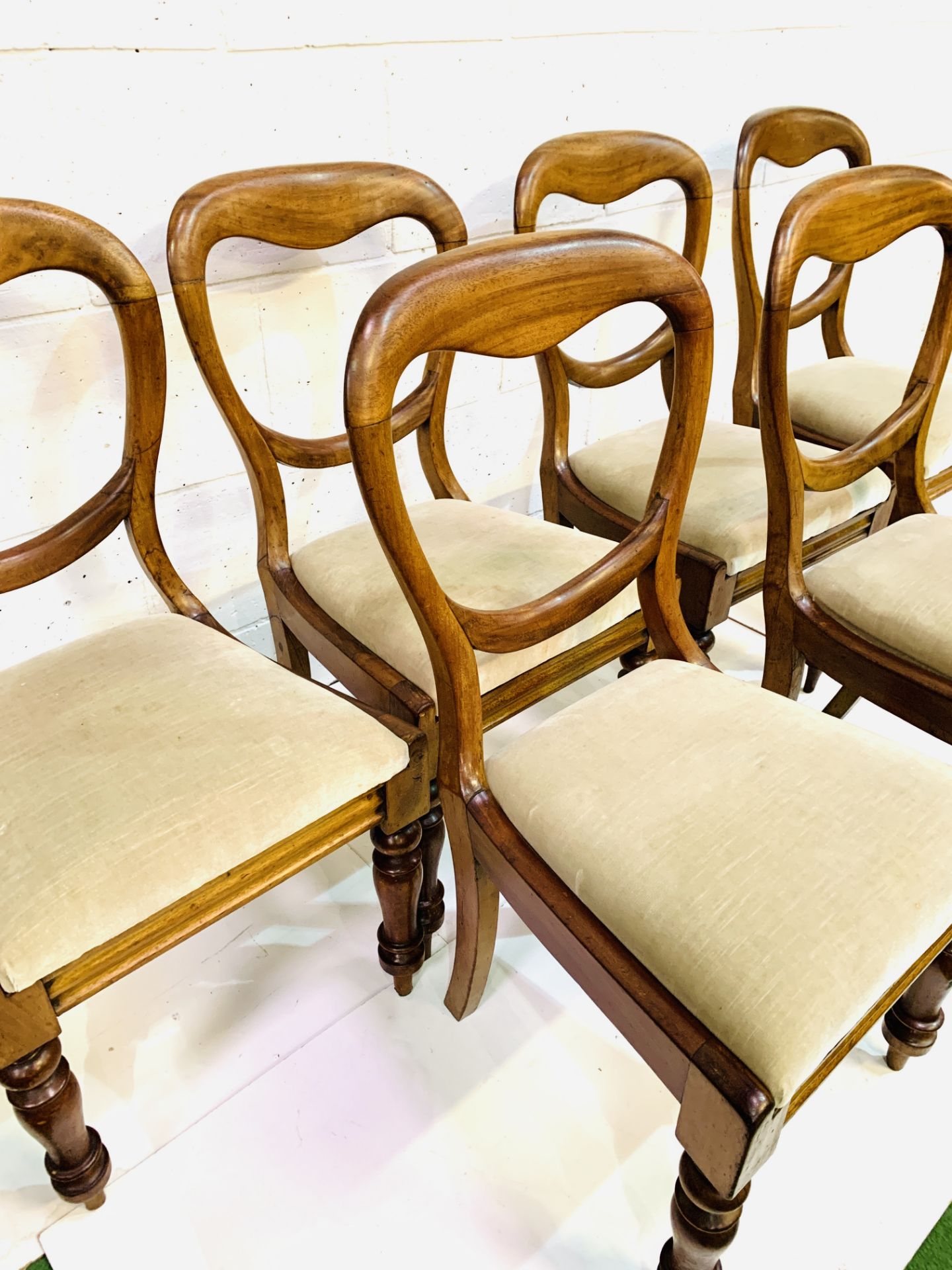 Set of six mahogany framed Victorian balloon back dining chairs, and 2 others - Image 5 of 7