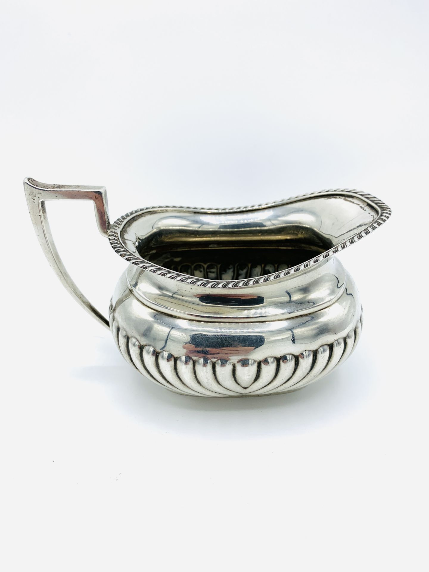 Large silver creamer and sugar bowl - Image 2 of 5