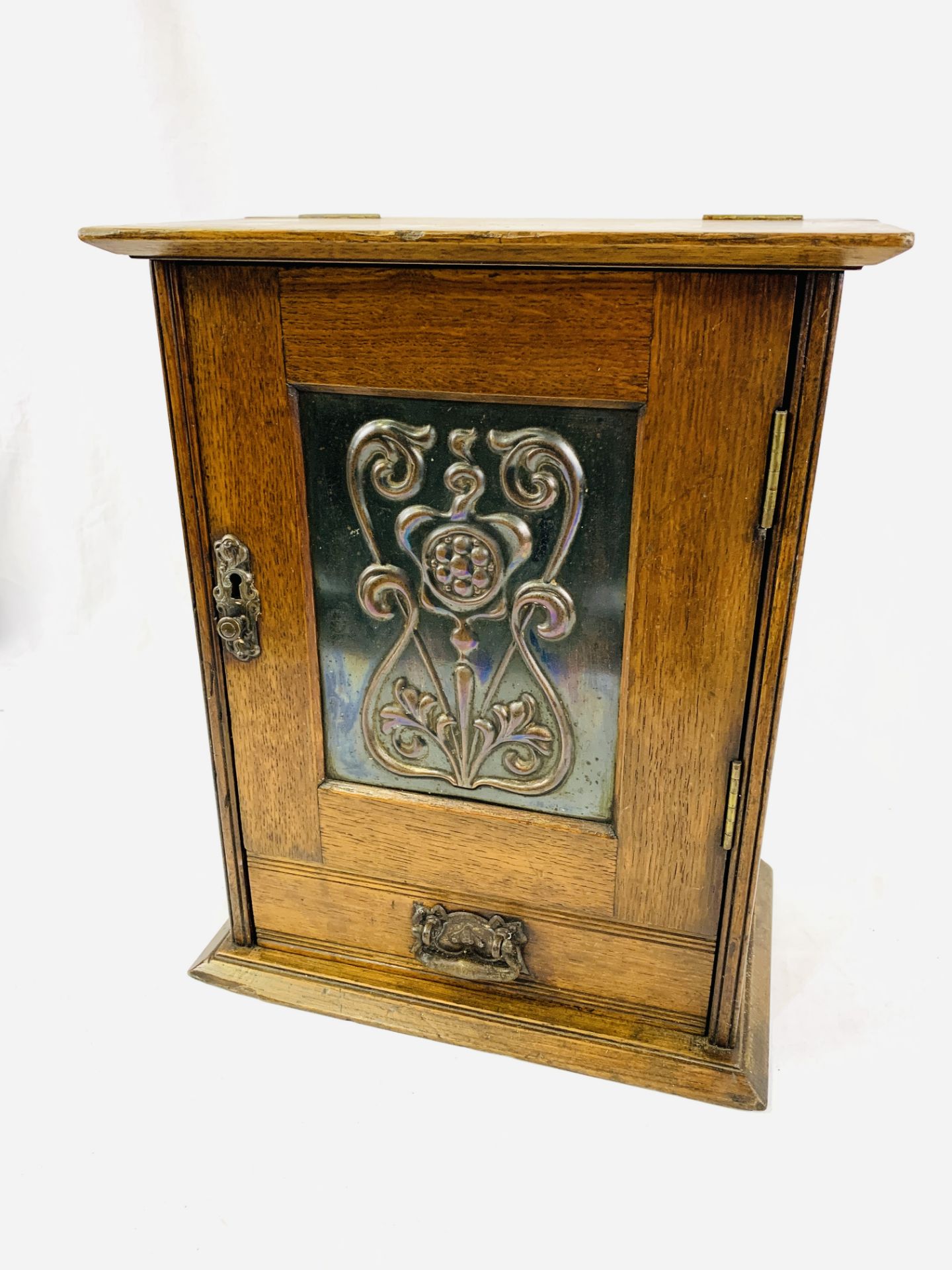 Oak Art Nouveau smoker's cabinet - Image 5 of 6