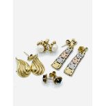 Two pairs of 9ct gold drop earrings and 2 pairs 9ct gold stud earring