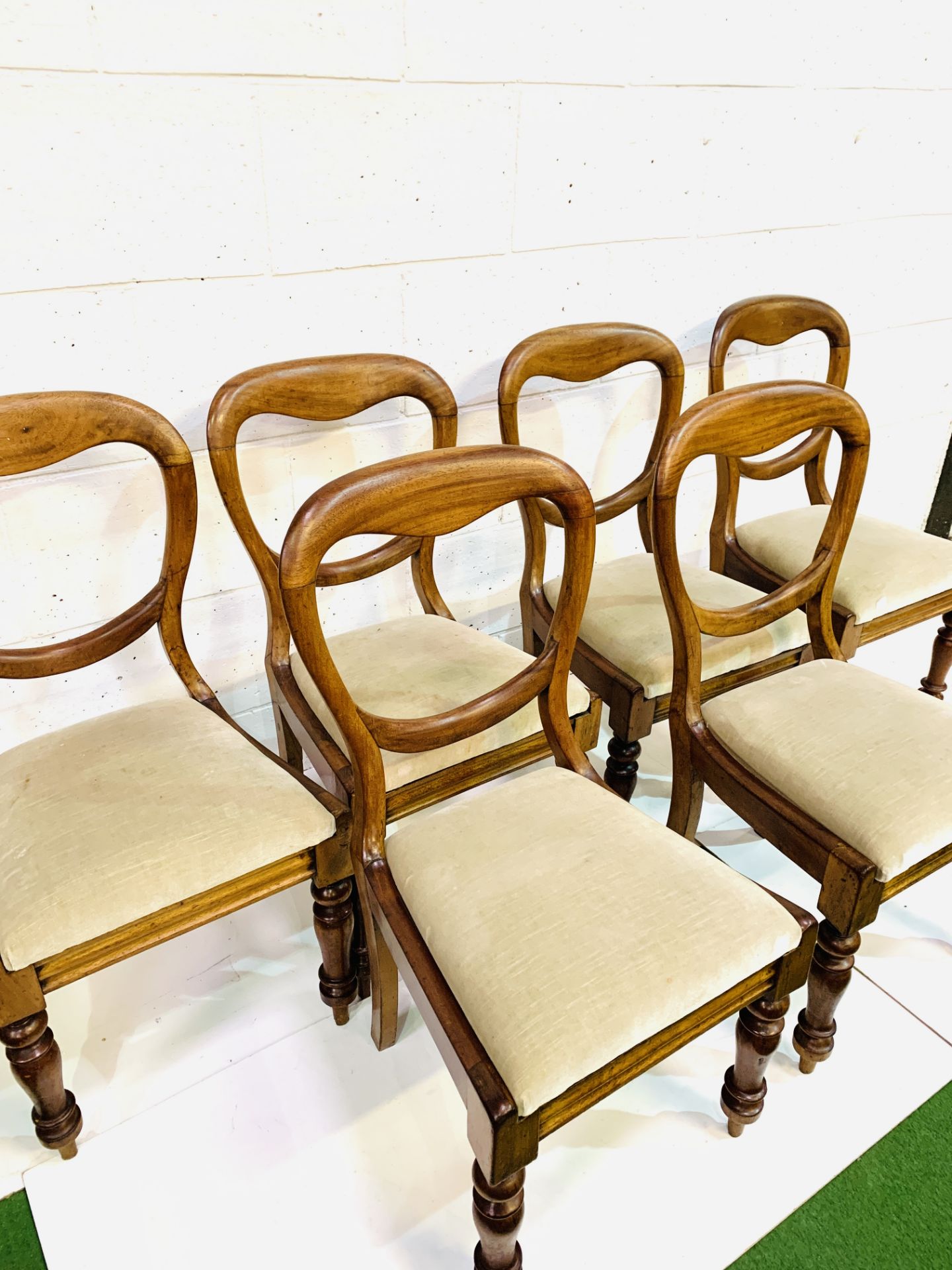 Set of six mahogany framed Victorian balloon back dining chairs, and 2 others - Image 3 of 7