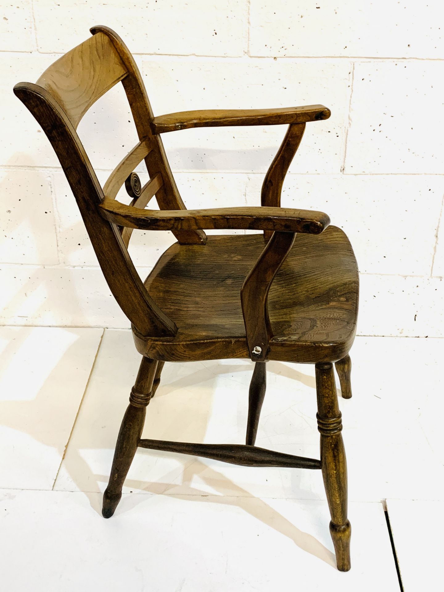 Victorian elm seat elbow chair. - Image 5 of 5
