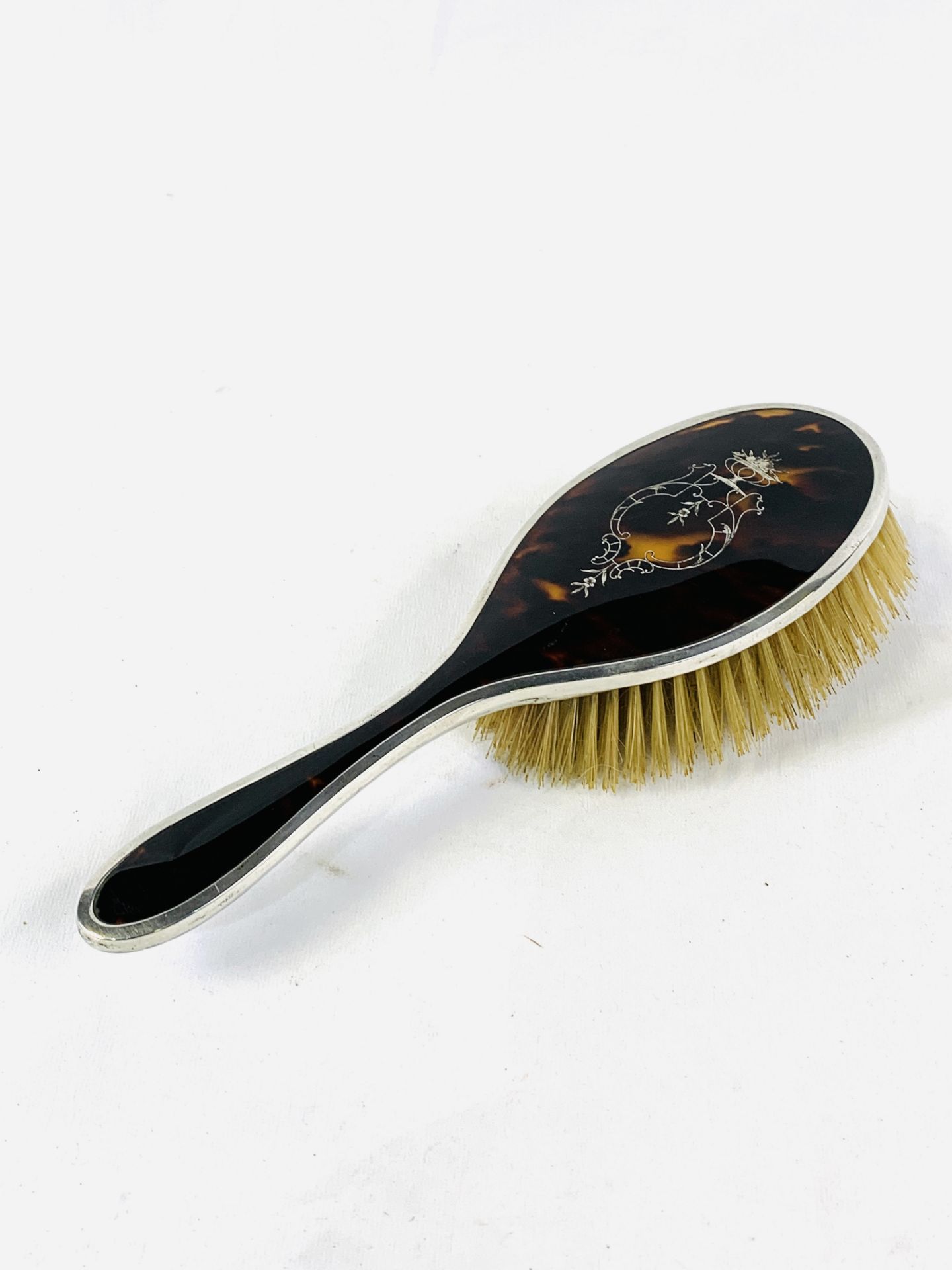 Edwardian tortoiseshell and hallmarked silver mounted and silver inlaid hairbrush - Image 4 of 4