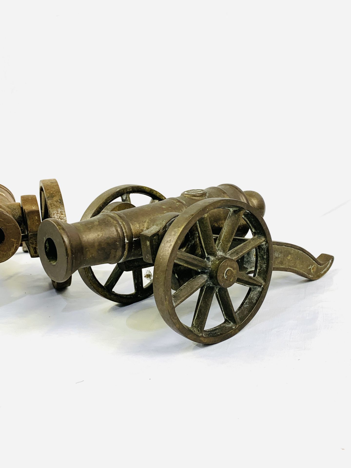 A brass model cannon together with a white metal cannon to match - Image 3 of 4