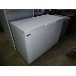 Tefcold GM400 chest freezer, 240v, 130cms, width 130cms, depth 60cms and height 93cms.