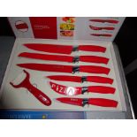 Coloured knife set, red.