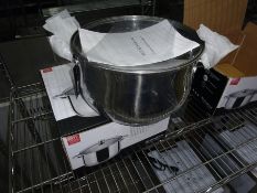 New stainless steel Buckingham deep casserole pot, 6ltr, 24cms.