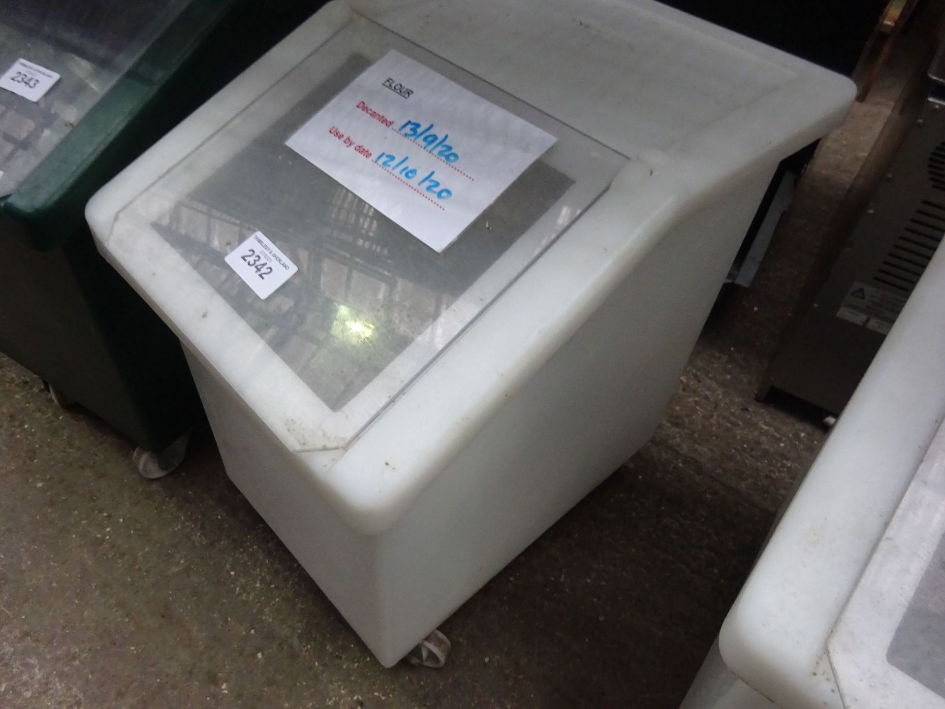 Mobile ingredient bin