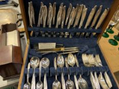 Wooden canteen of Community silver plate cutlery