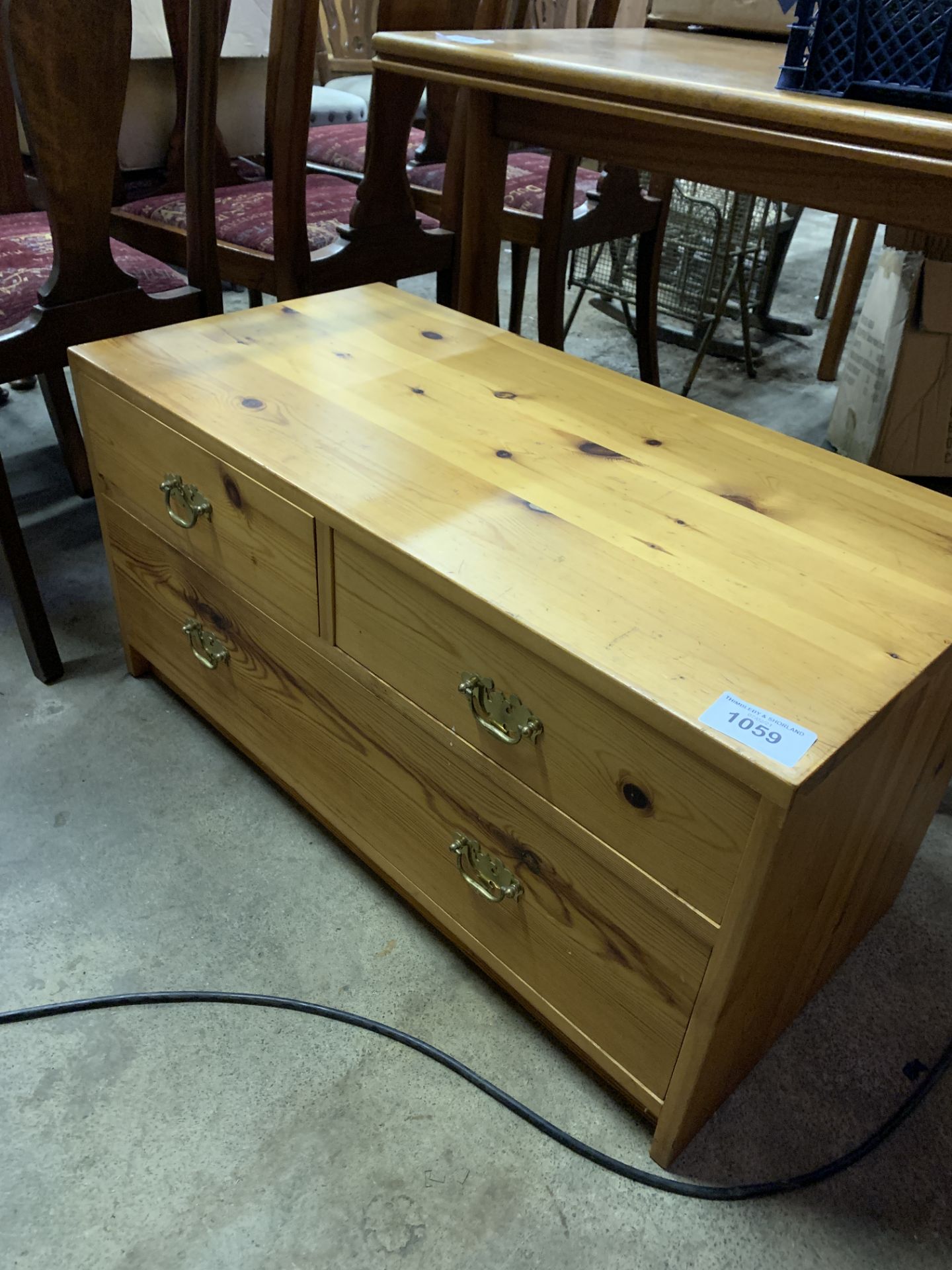 Large pine two over one chest of drawers - Image 3 of 3