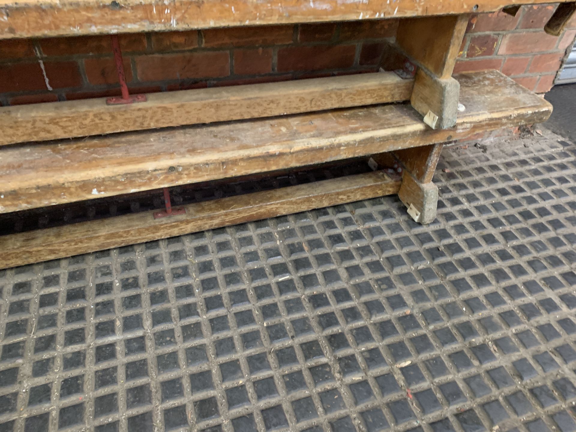 Gymnasium bench. This item carries VAT. - Image 3 of 3