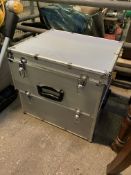 CD flight case in two compartments