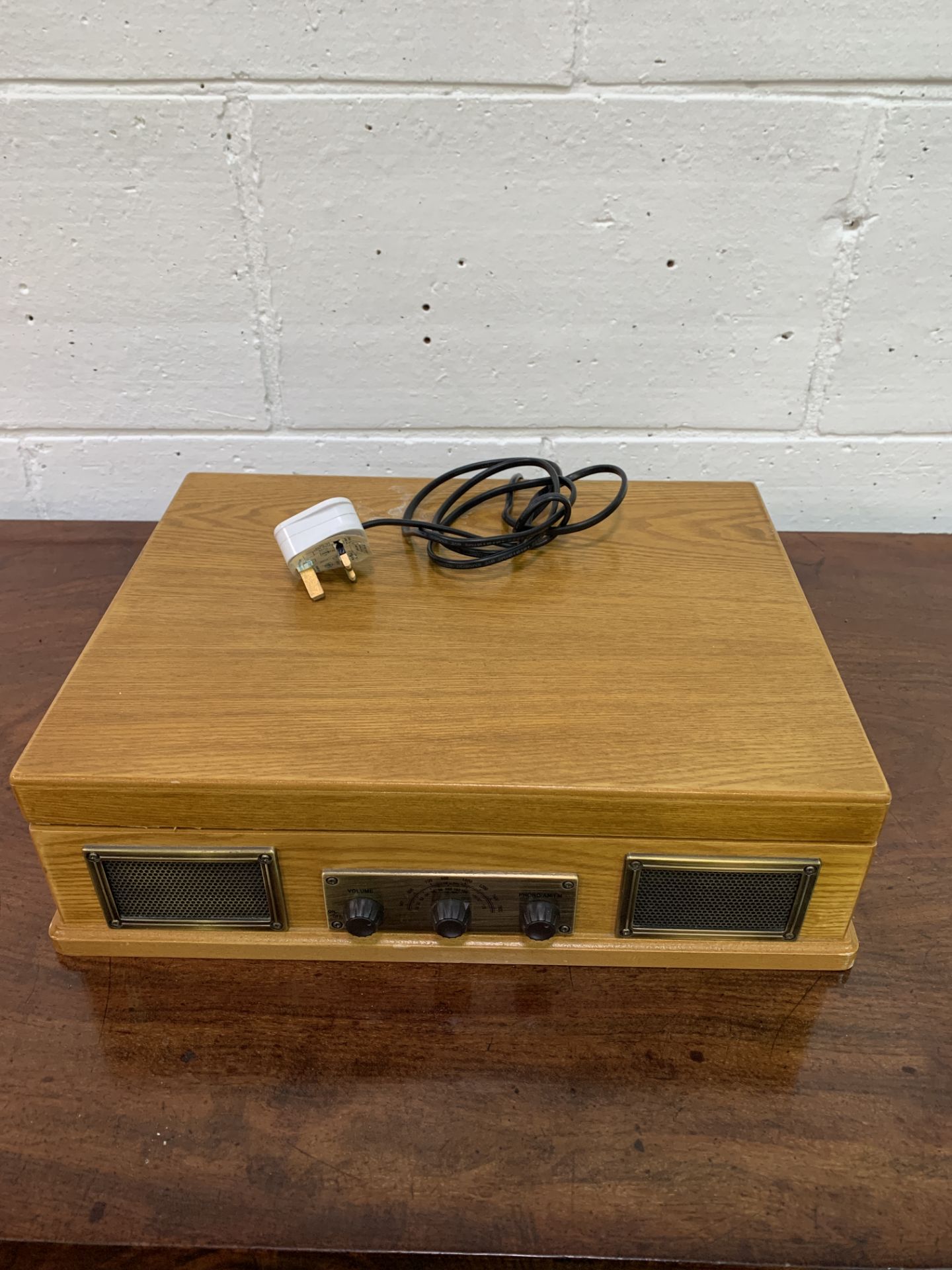 Steepletone Norwich AM/ FM radio and record player in a wooden case. - Image 2 of 2