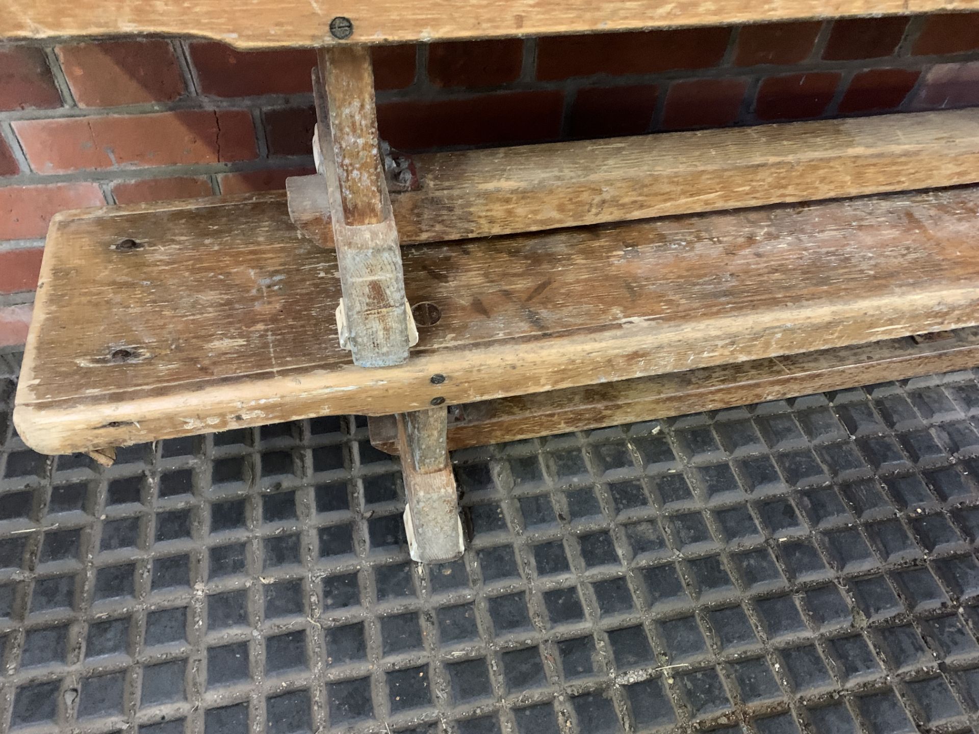 Gymnasium bench. This item carries VAT. - Image 2 of 3