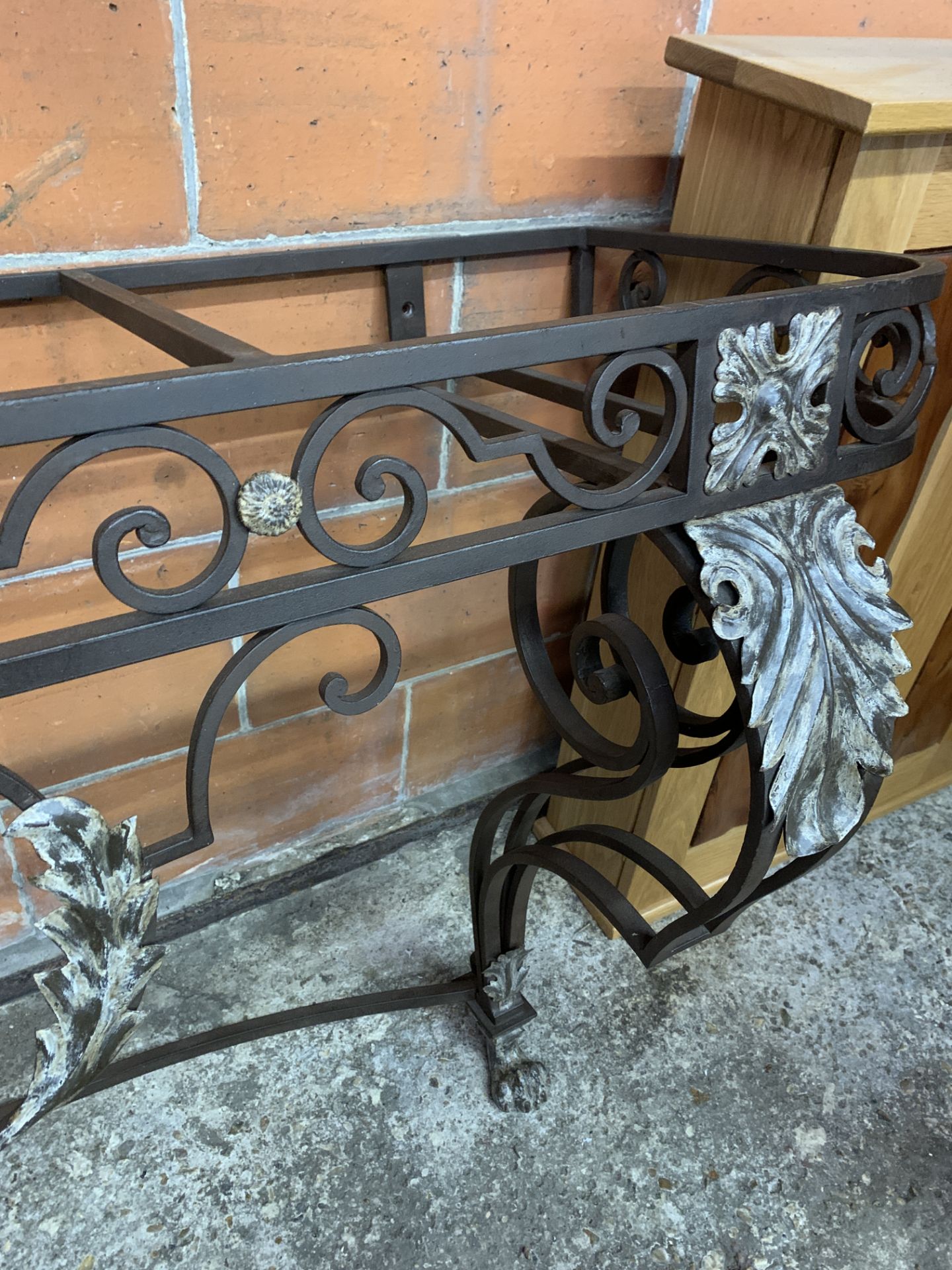 Decorative wrought iron side table base - Image 4 of 4