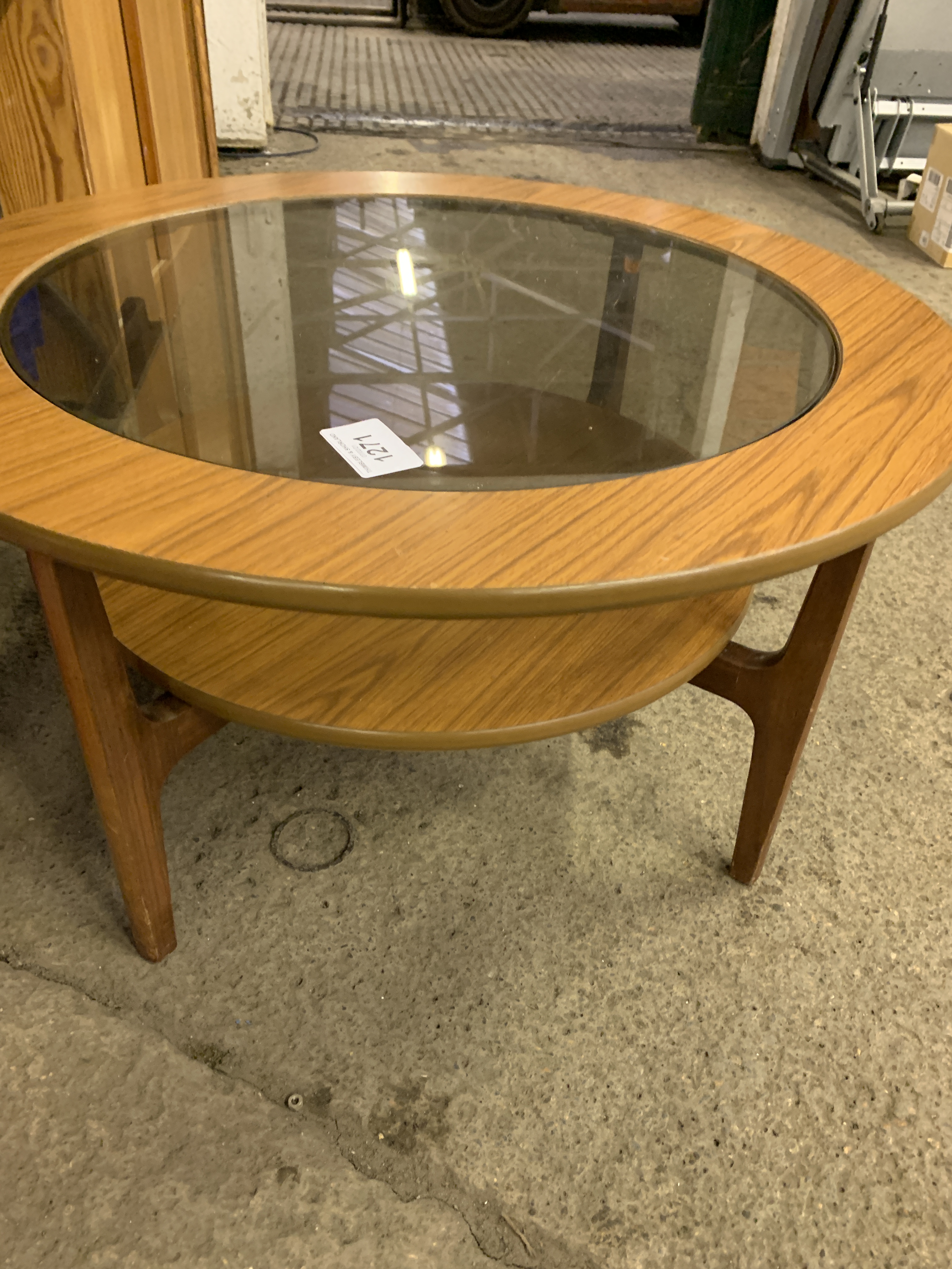 Retro style circular coffee table - Image 2 of 2