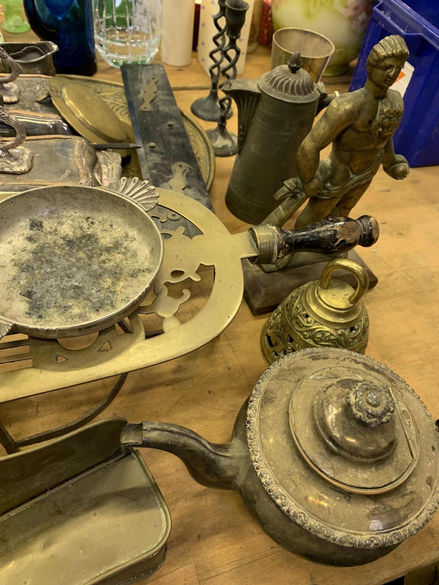 Large quantity of metal ware. - Image 2 of 5