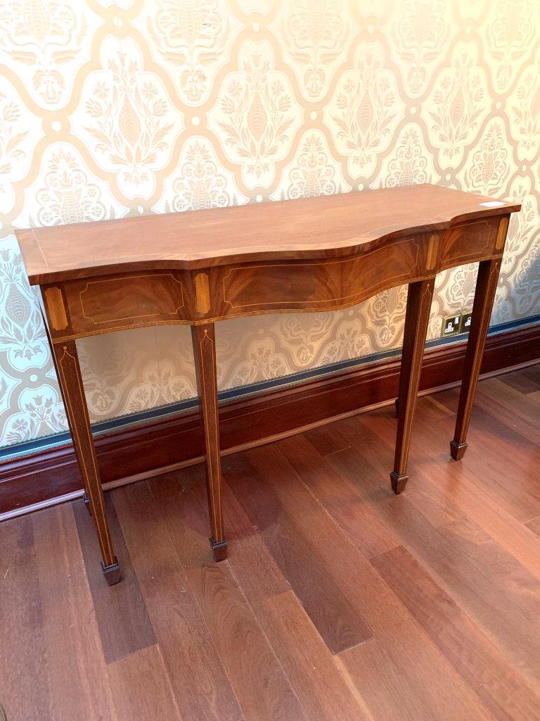 Pair of Georgian style inlaid console tables - Image 4 of 5