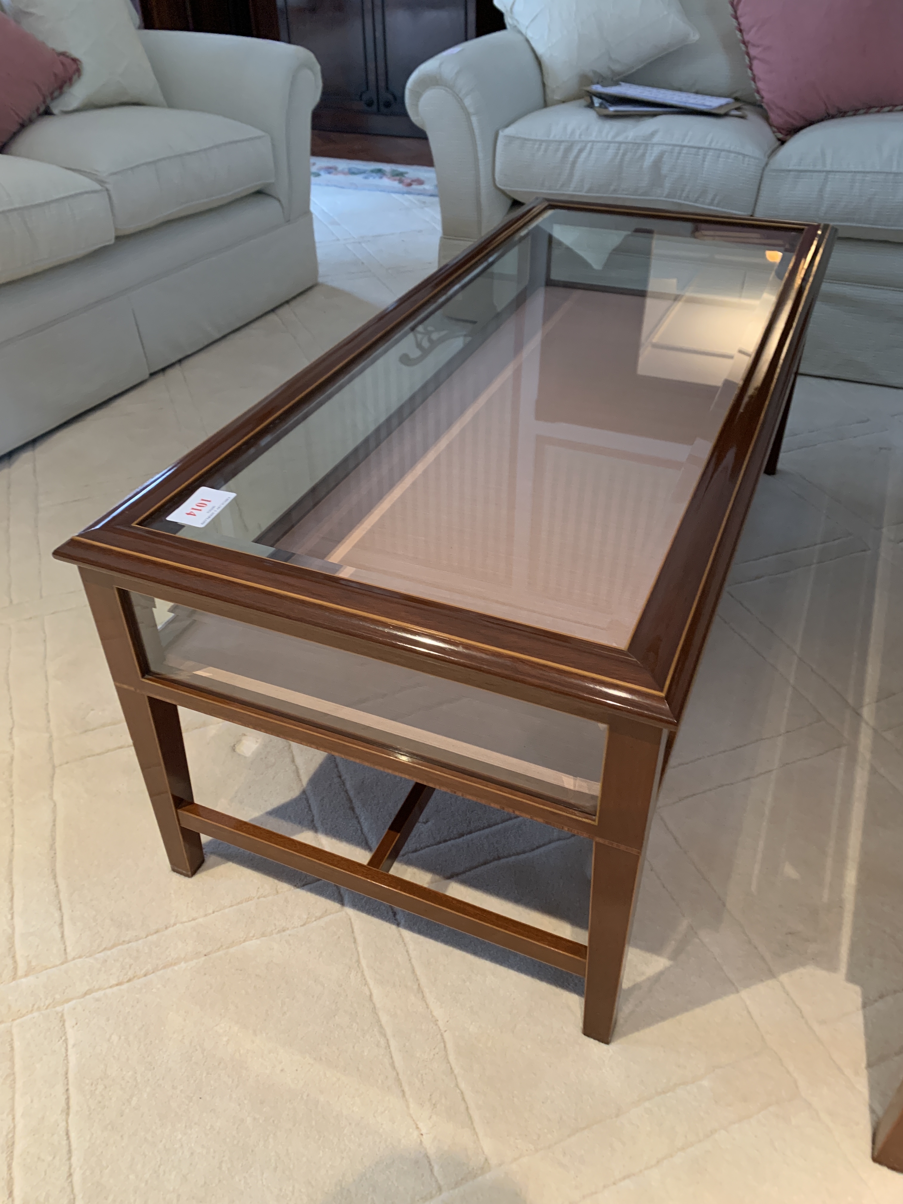 Rectangular display/coffee table with bevelled edge glass and rising lid - Image 2 of 4