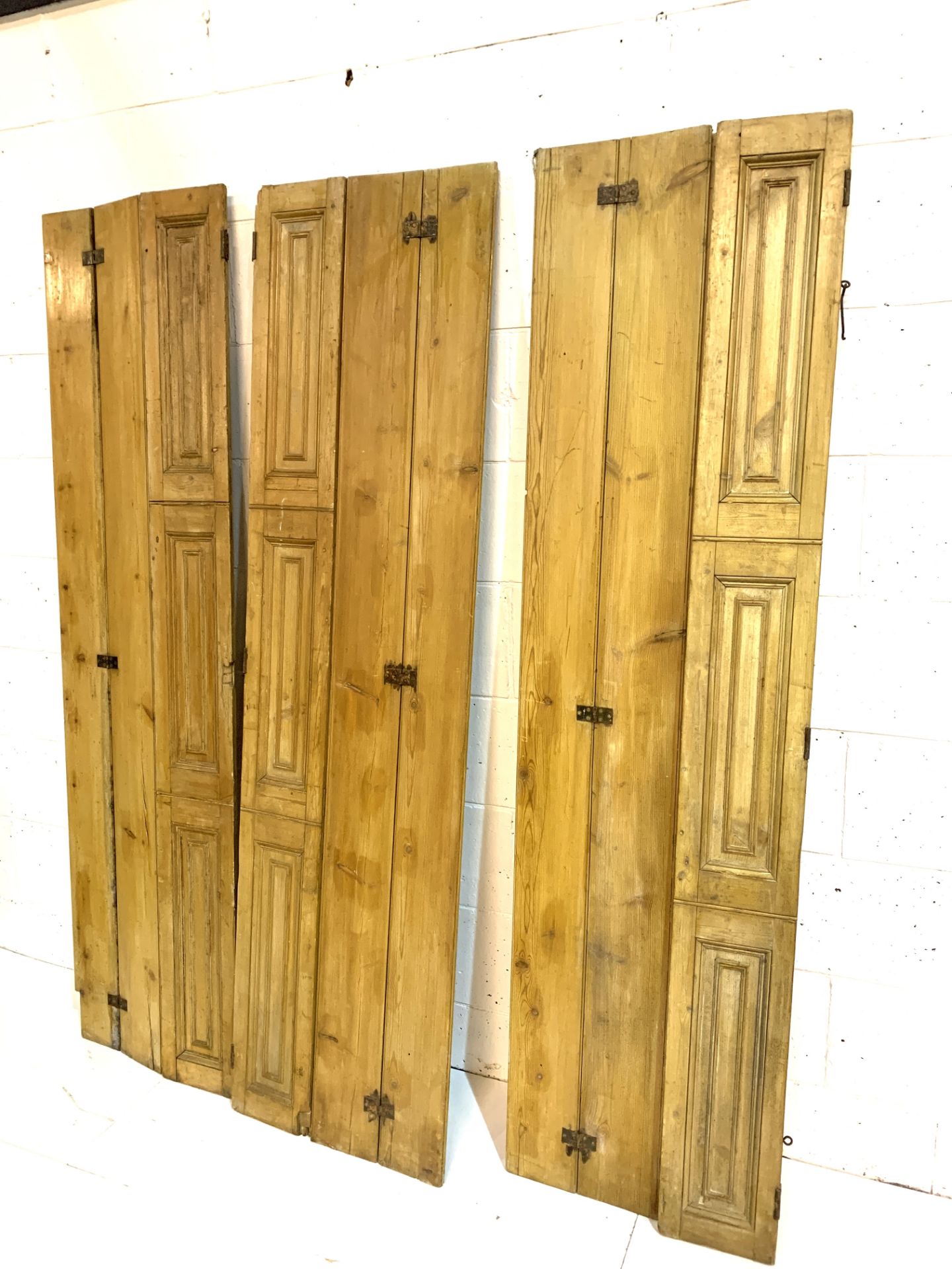 Three pairs of triple folding pine window shutters - Image 3 of 4