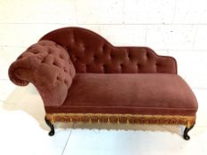 Pink buttoned back upholstered chaise longue