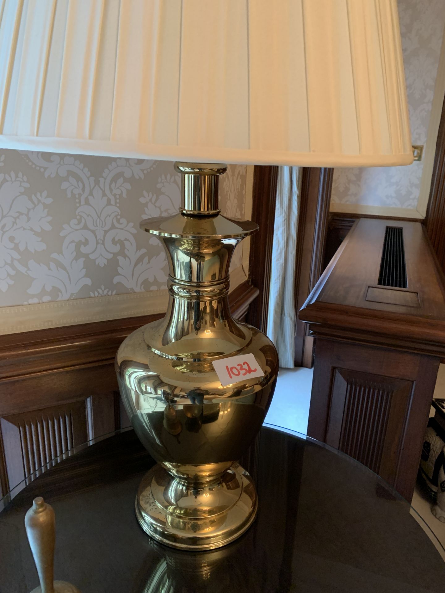 Two brass urn shaped table lamps - Image 2 of 2