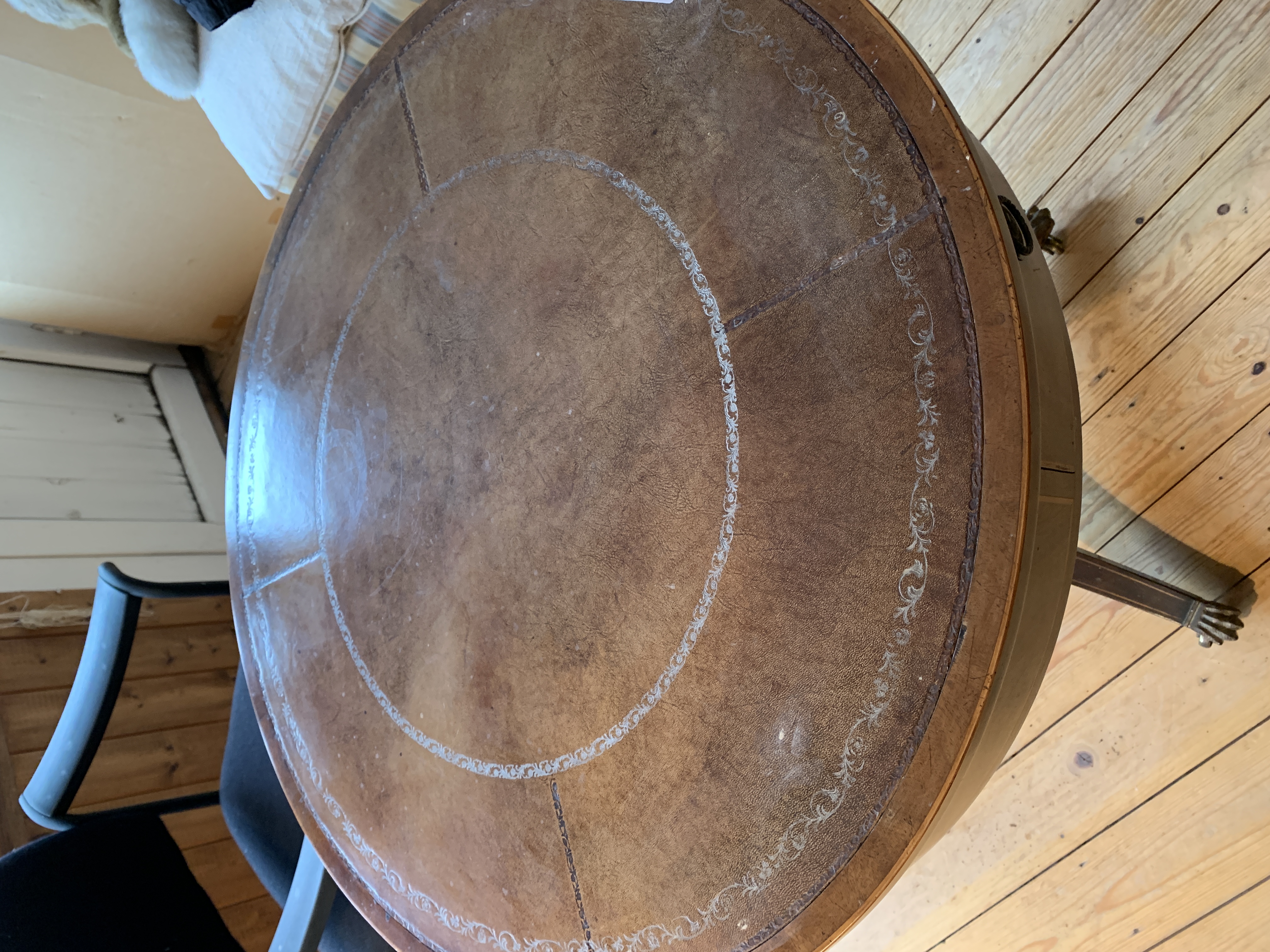 Mahogany drum table - Image 2 of 4