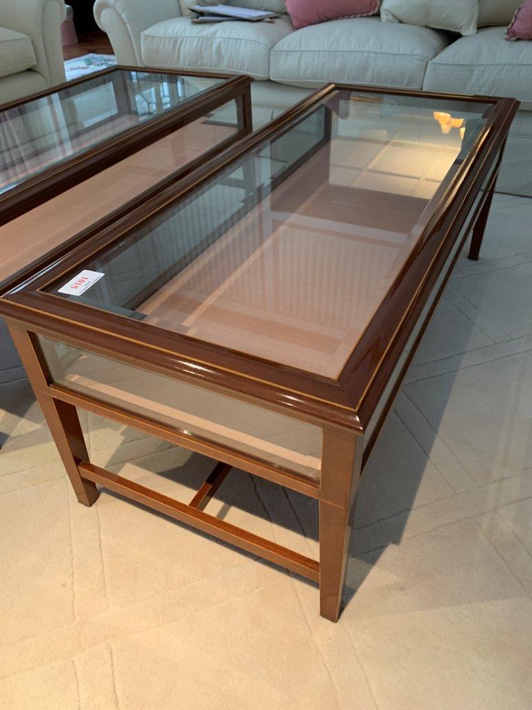 Rectangular display/coffee table with bevelled edge glass and rising lid - Image 2 of 4