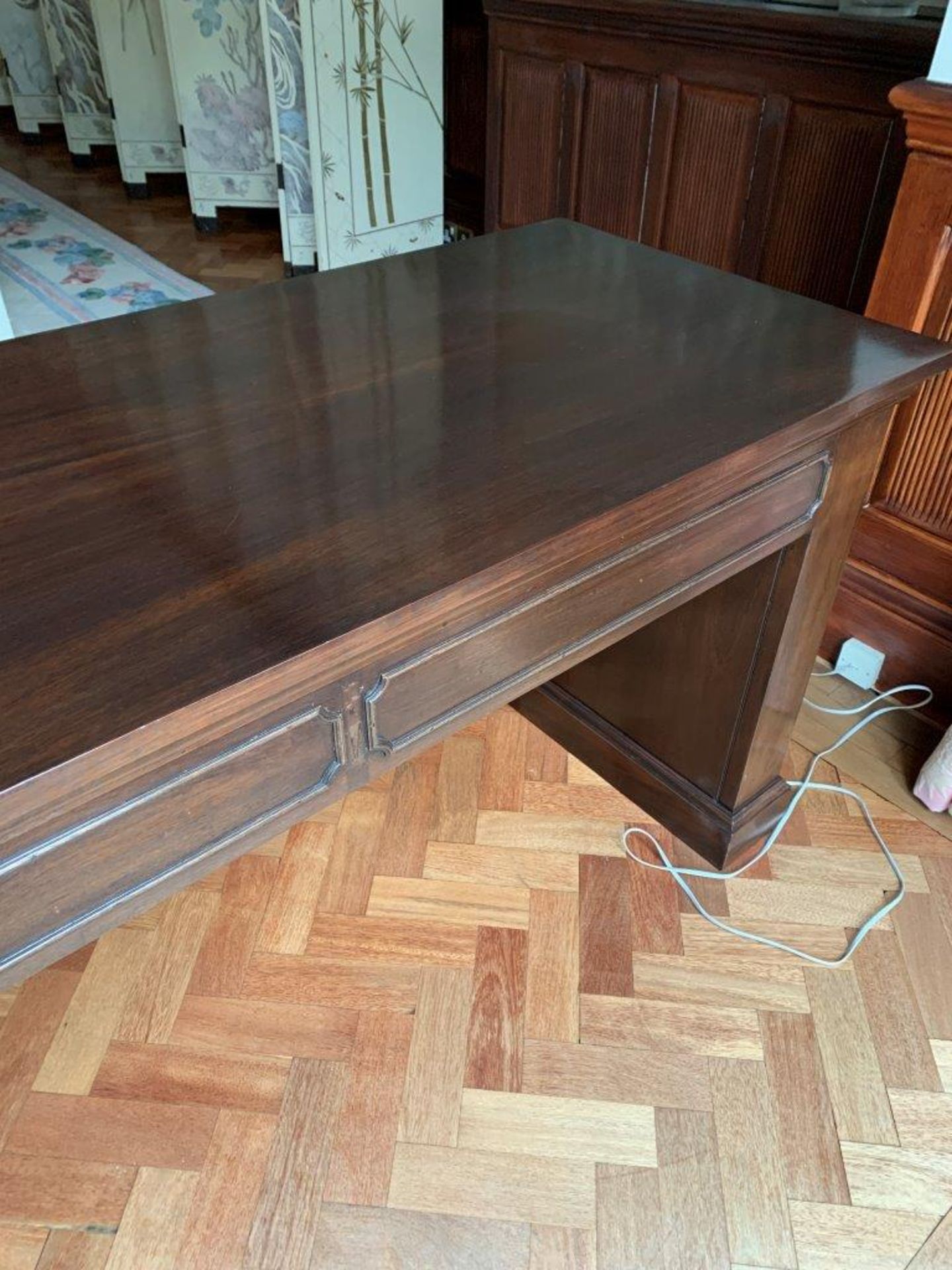 Long mahogany side table - Image 3 of 4