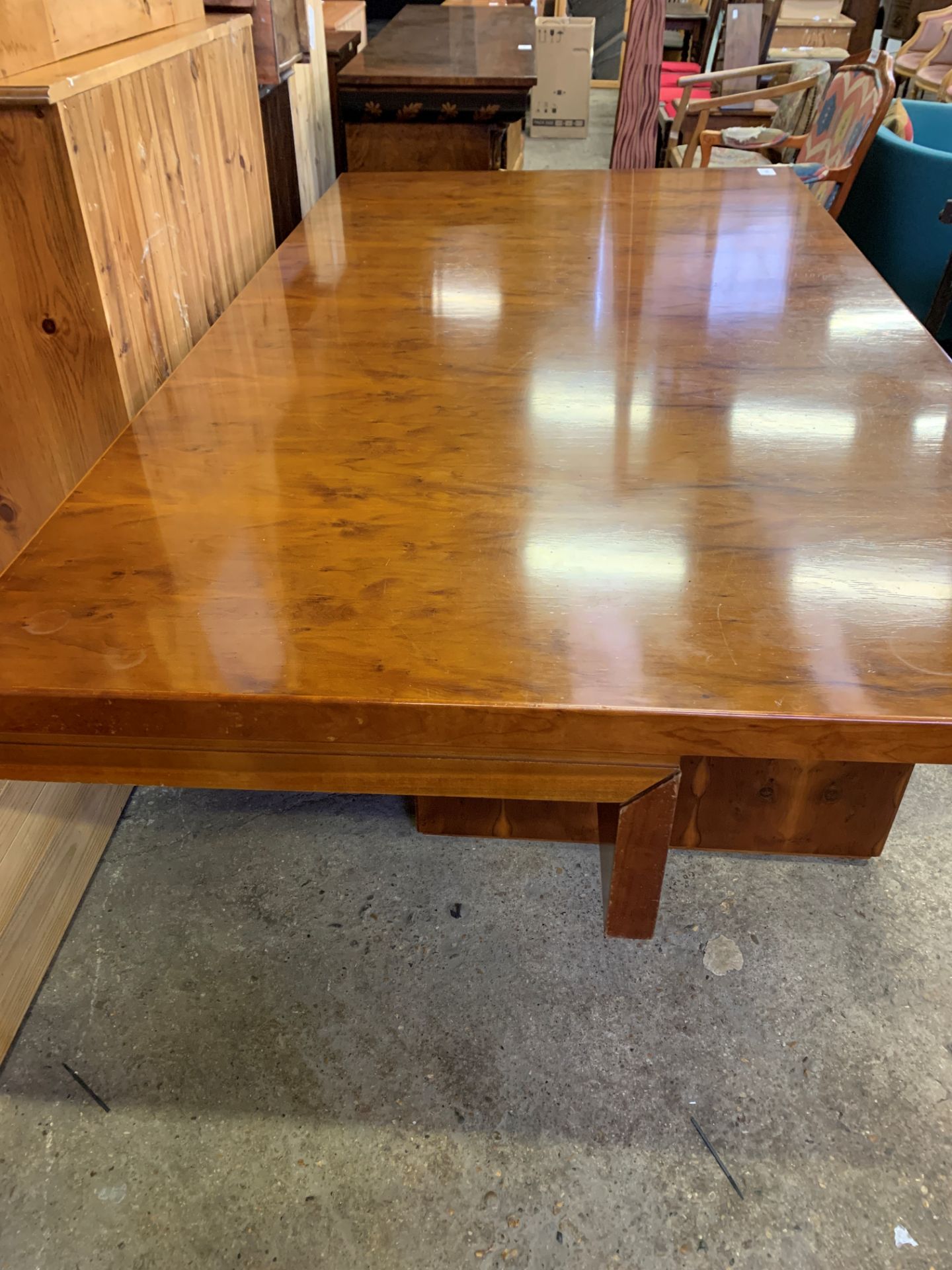 Very large mahogany veneer modern table on substantial H support - Image 4 of 4