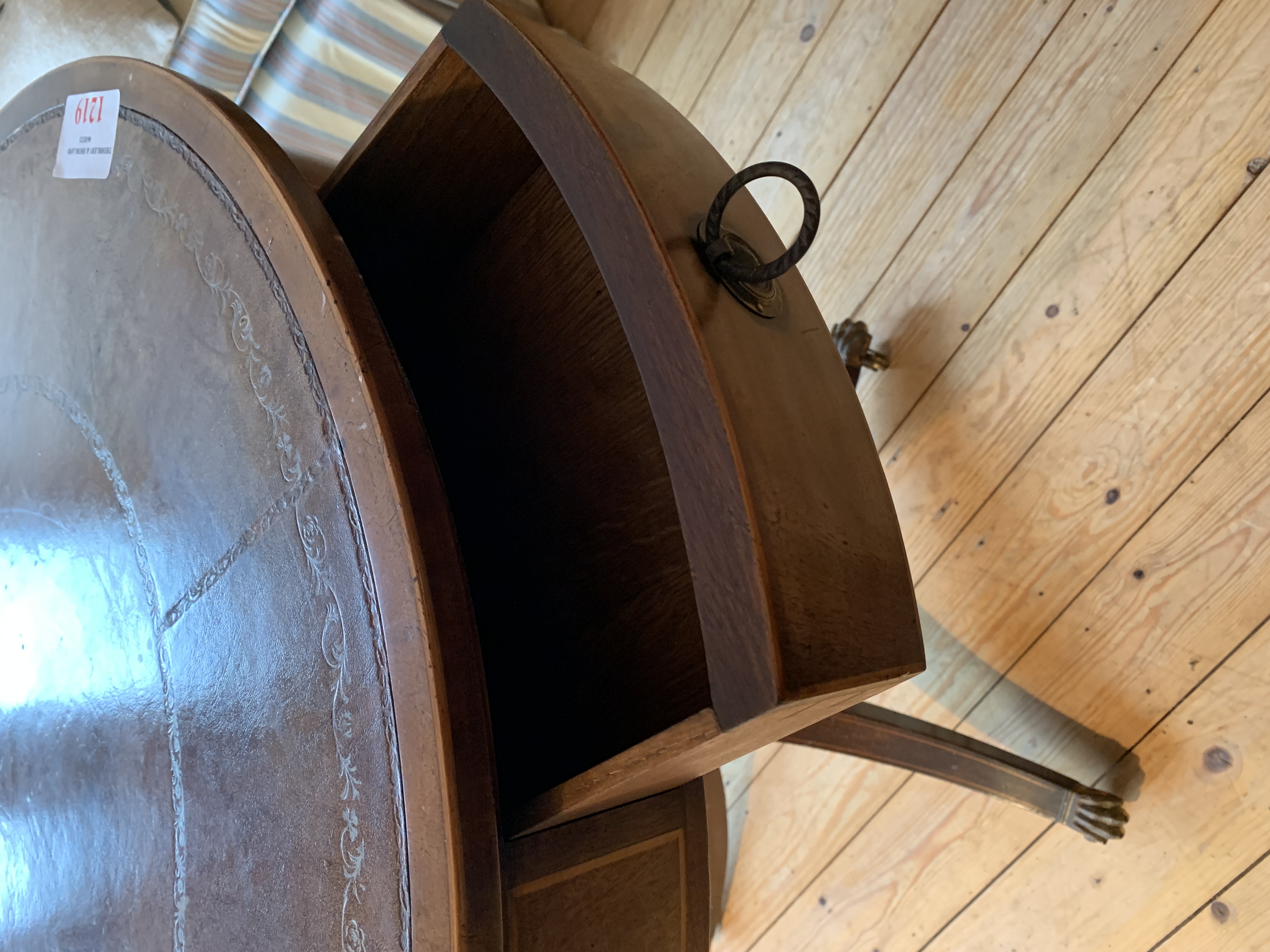 Mahogany drum table - Image 4 of 4