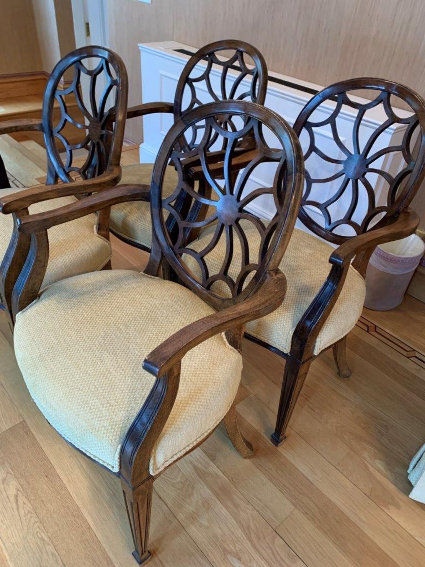 Set of four mahogany wheel back open arm chairs - Bild 4 aus 4